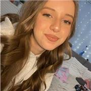 Schülerin der 11 Klasse bietet Nachhilfe für Klasse 1- 4